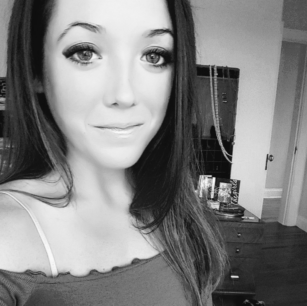 Meet your Posher, Holly